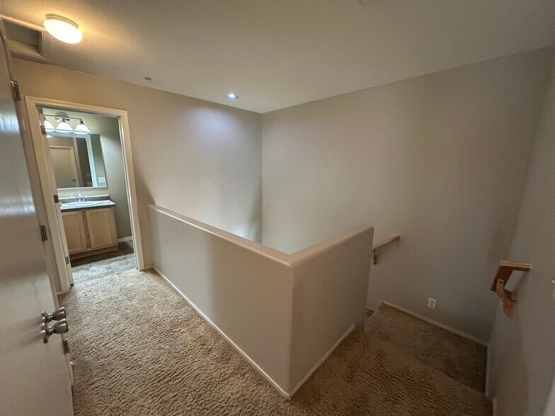 Building Photo - 8111 W Lynwood St