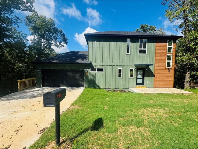 Primary Photo - 61 Skipton Dr
