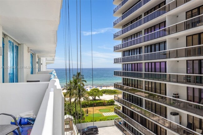 Building Photo - 9499 Collins Ave