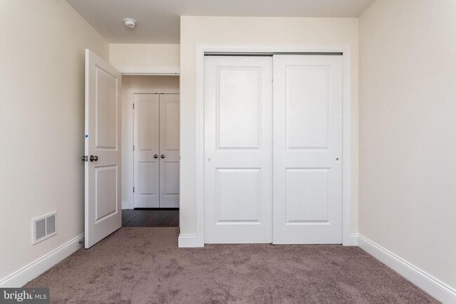 Building Photo - 434 Hurst St