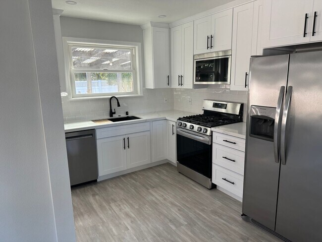Building Photo - CULVER CITY STUNNING REMODEL 3 BDRM 1 BA. HOUSE FOR LEASE!