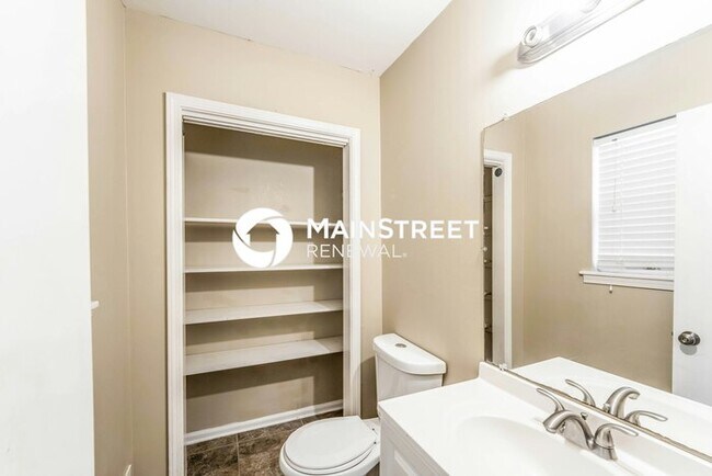 Building Photo - 3 Bedroom Pet-Friendly Home in Birmingham,...