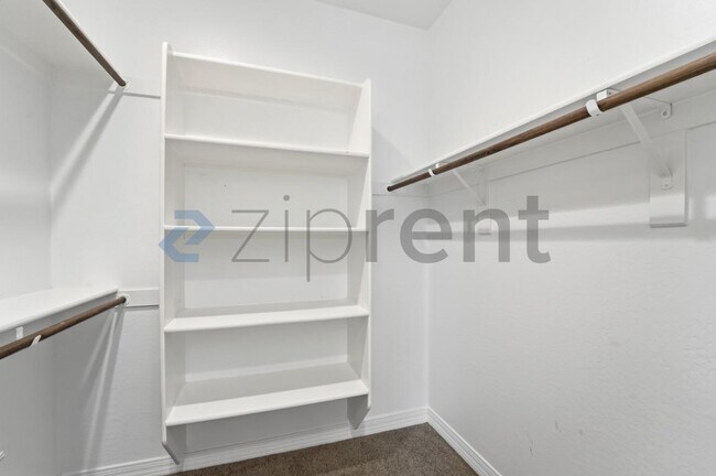 Building Photo - 9219 W Sells Dr