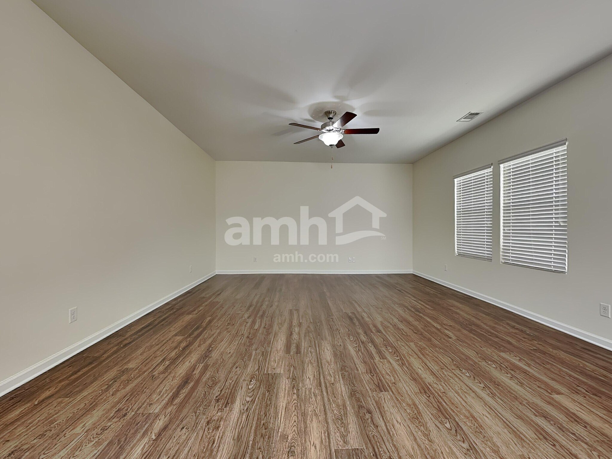 Building Photo - 202 Dogwood Cir