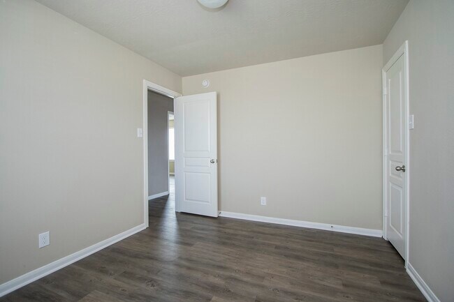 Building Photo - 2209 Onyx Ct