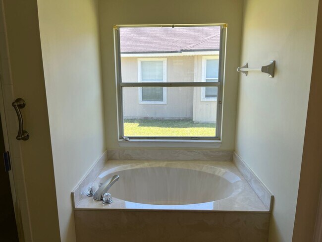 Building Photo - 3537 Whisper Creek Blvd