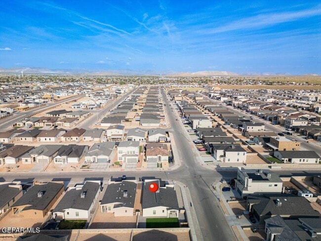 Building Photo - 3741 Peak Pl