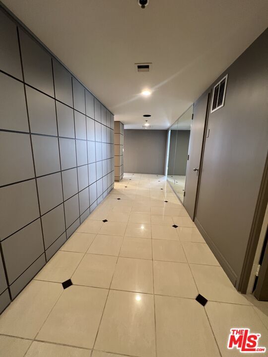 Building Photo - 10445 Wilshire Blvd