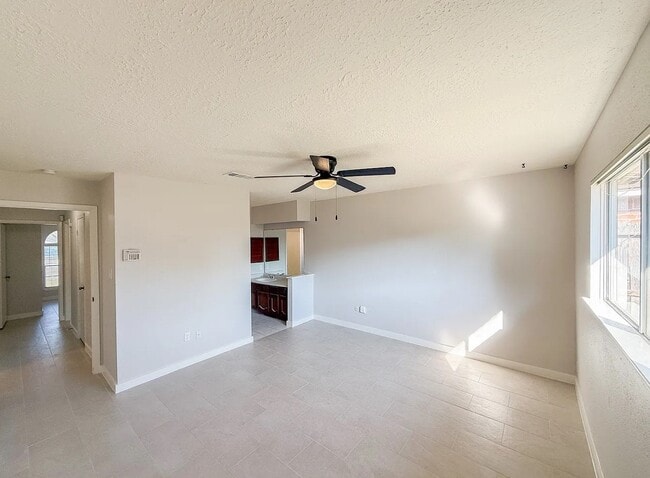 Building Photo - 5850 Fallengate Dr