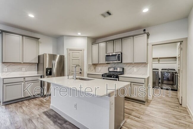 Building Photo - 7830 Cattleman Vly Dr