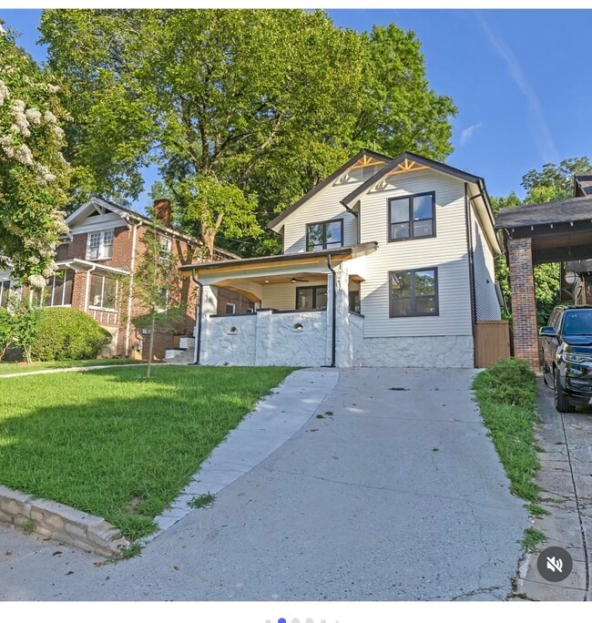 Building Photo - 1456 S Gordon St SW