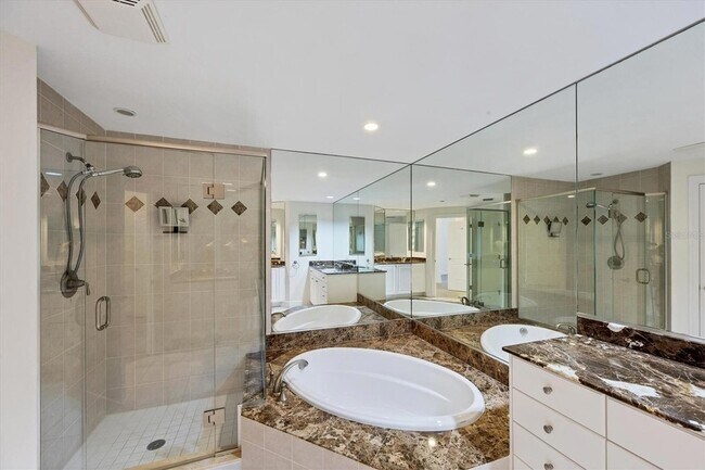 Building Photo - 14041 Bellagio Way