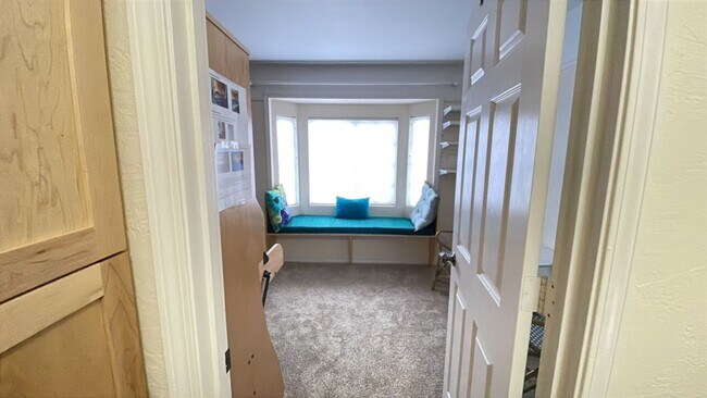 Building Photo - Furnished 2 Bdrm/2 Bath Condo in the Heart of Downtown Ashland!