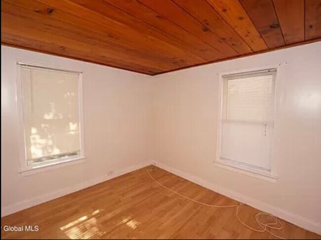 Building Photo - 1508 Tibbits Ave