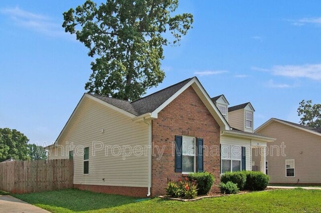 Building Photo - 49 Linford St