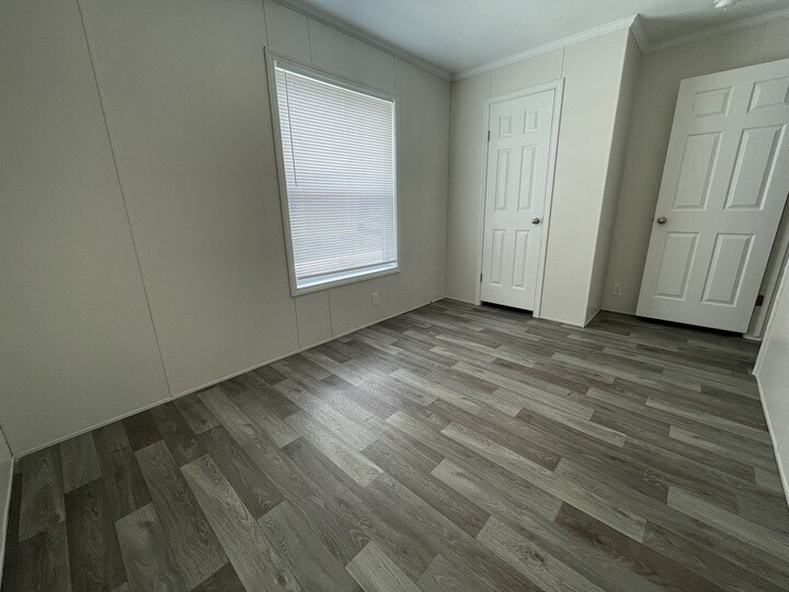 Building Photo - 38013 Chilver Ave