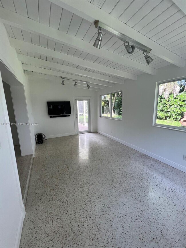 6501 SW 65th St 6501 SW 65th - 6501 Sw 65th St South Miami Fl Building Photo 