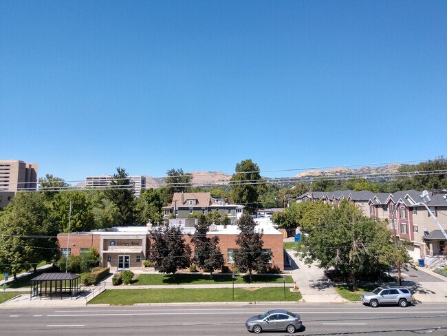 Building Photo - 207 S 600 E