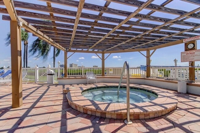 Building Photo - 6218 Palma Del Mar Blvd S