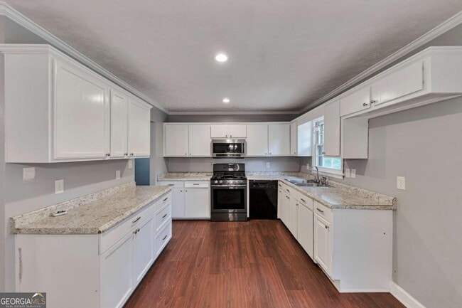 Building Photo - 115 Elizabeth Way