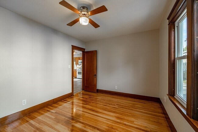 Building Photo - 151 Ingleside Ave