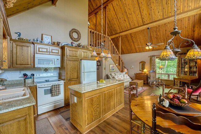 Building Photo - 402 Wilderness Dr