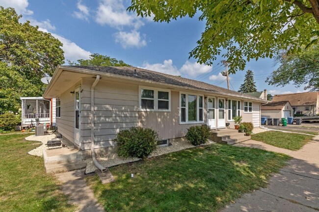 Building Photo - 2104 E 58th St