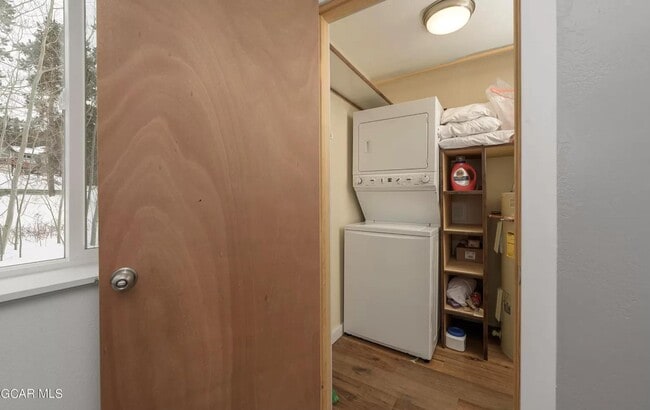 Building Photo - 76 Gcr Mile 22