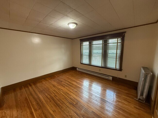 Building Photo - 232 Hampden St