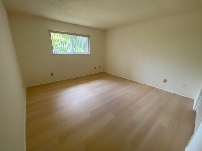 Building Photo - 11755 Tam O'Shanter Dr