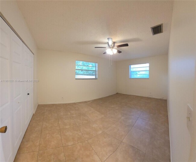 Building Photo - 2526 Taylor St