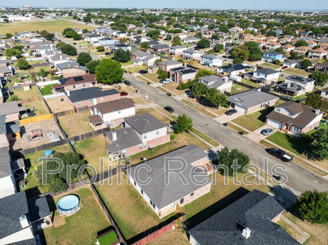 Building Photo - 3308 Catalina Dr