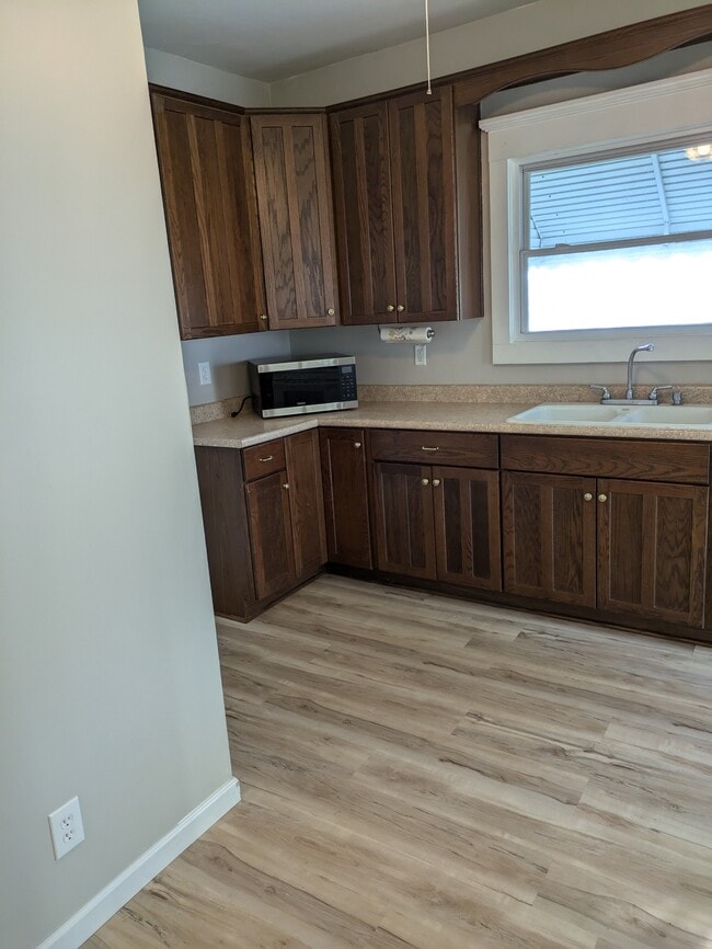 Building Photo - 1403 Beechwood Ave