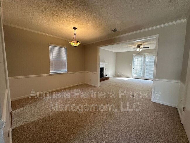 Building Photo - 2448 Riverlook Dr