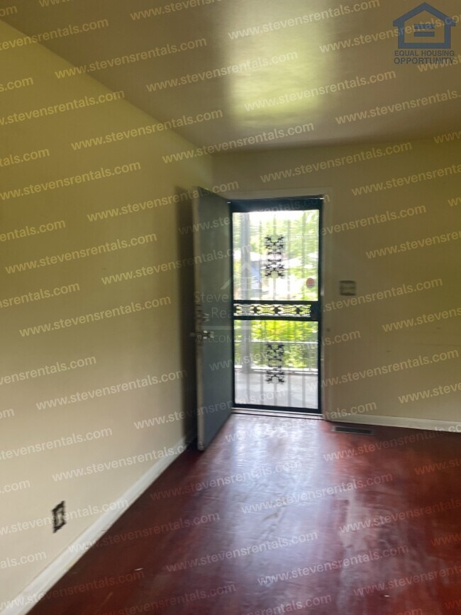 Building Photo - 3615 Ridgeside Rd