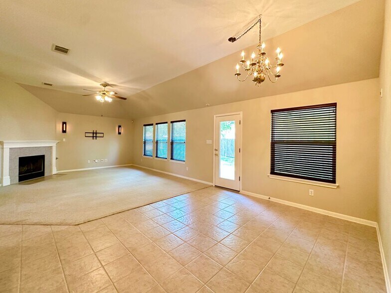 Building Photo - 1501 Santolina Ct