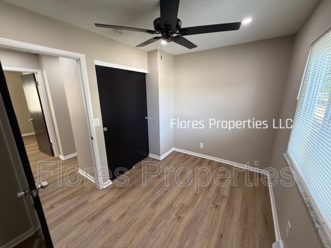 Building Photo - 1413 Cranwood Dr