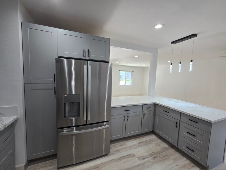 Building Photo - 1658 W 220th St
