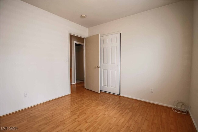 Building Photo - 10412 Shadowland Ave
