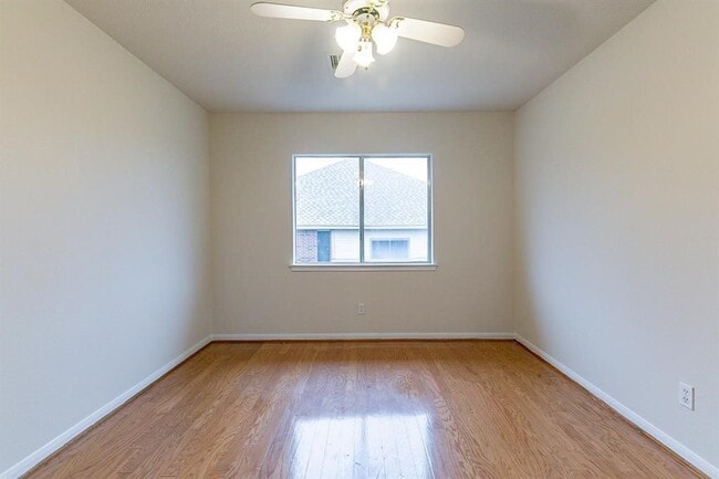 Building Photo - 8315 Mission Estates Dr