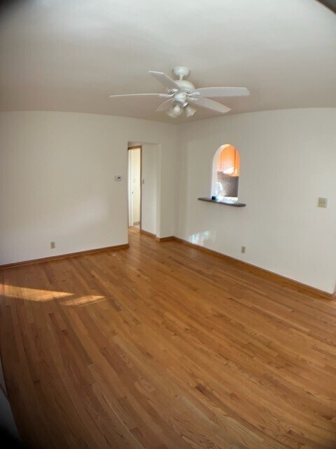 Living - 4375 Overland Ave