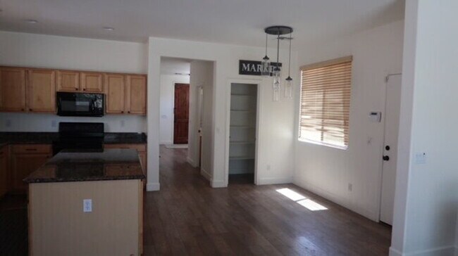 Building Photo - 3718 E Sebastian Ln