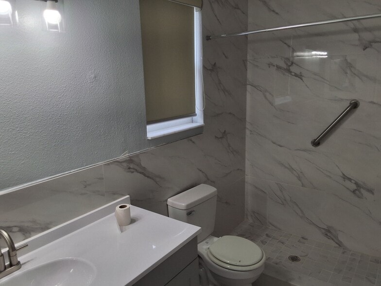 Building Photo - 4434 Maple Chase Trl