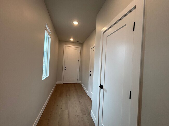 Building Photo - BRAND NEW END TOWNHOME FOR RENT + HALF OFF FEBRUARY RENT!
