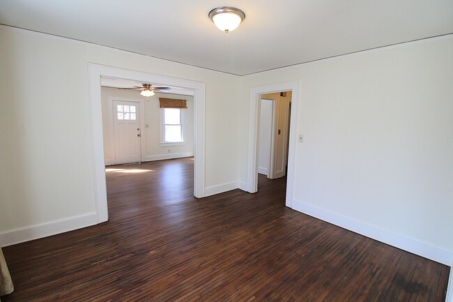 Building Photo - Fully Remodeled Home in the Heart of Belmont