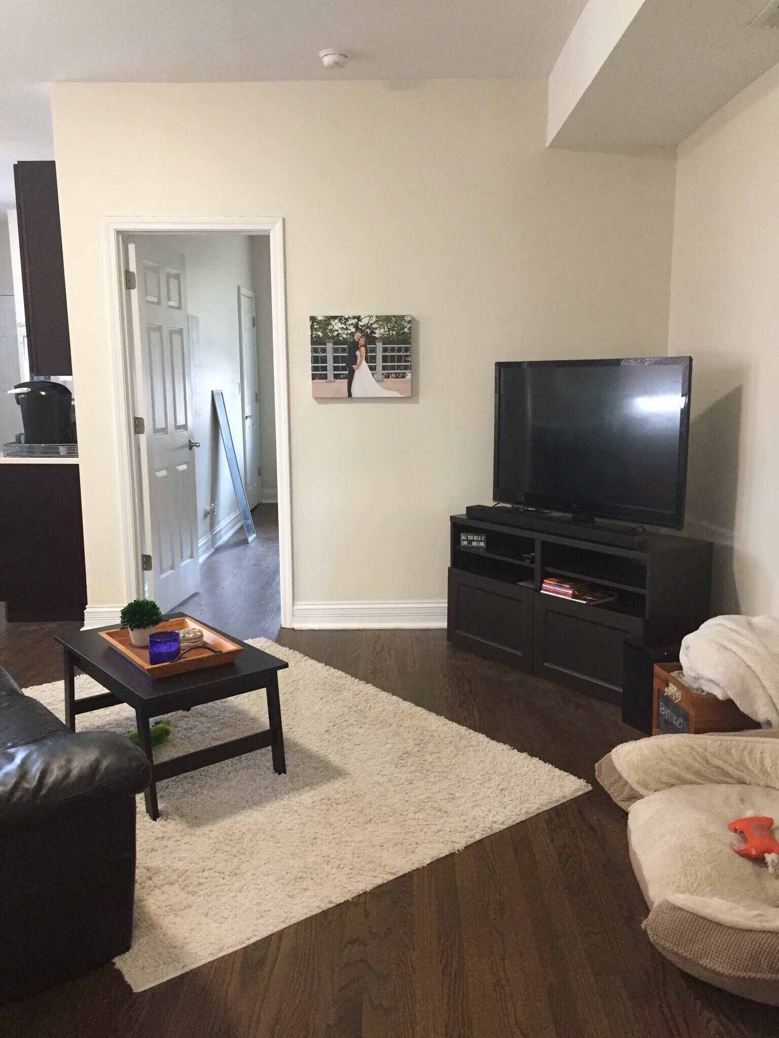 Sitting room - 1307 North Artesian Avenue, Unit 2