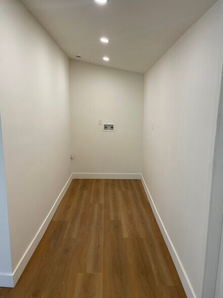 Building Photo - 340 W Alameda Ave