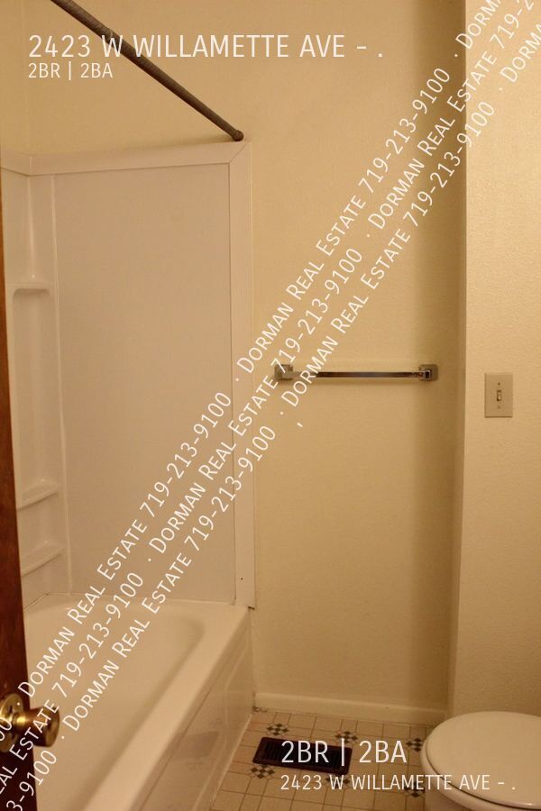 Building Photo - 2423 W WILLAMETTE Ave