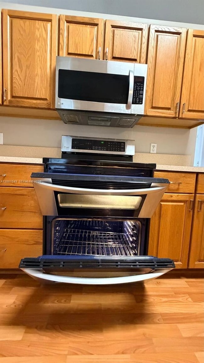 Building Photo - 11540 NW 27th Ct