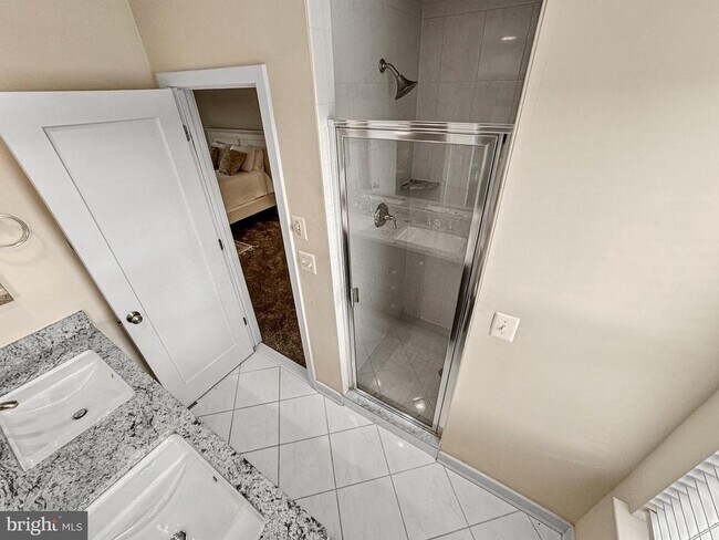 Building Photo - 5610 45th Ave